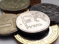 Рубль активно защищается от нападок криптовалют