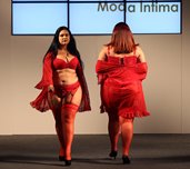 Индустрия моды обращает внимание на женщин с формами